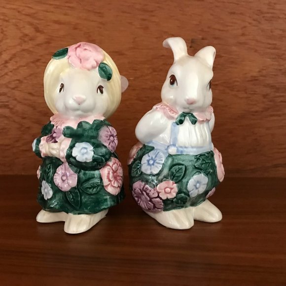 Vintage 1991 Fitz and Floyd Ceramic Bunny Salt and Pepper Shakers - Picture 1 of 8